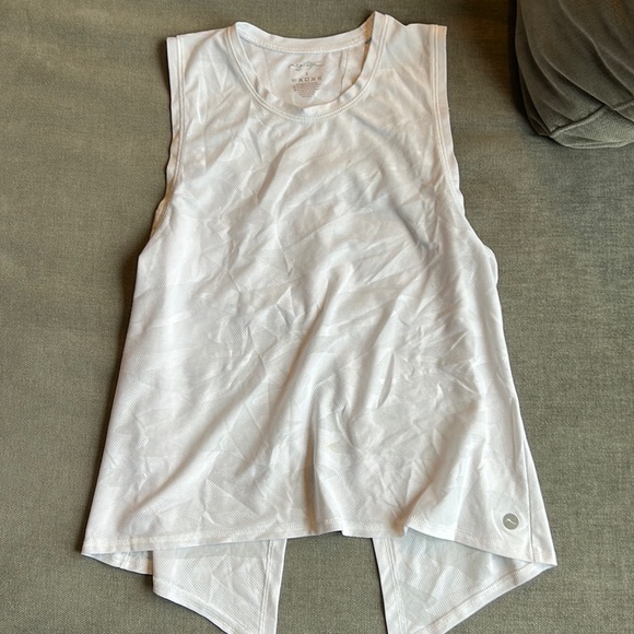 Gottex Tops - X by gottex white camo print open back tie tank sz small